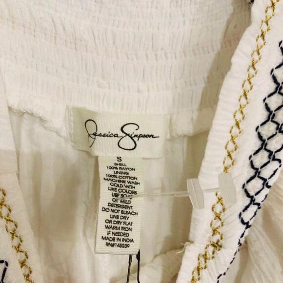 NWT Womens Jessica Simpson White Embroidered Peasant Dress Size Small HAS A TEAR - Picture 6 of 11